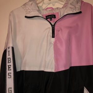 Women’s windbreaker